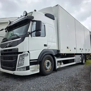 Volvo FM 330 skapbil - Bussbygg 18 paller